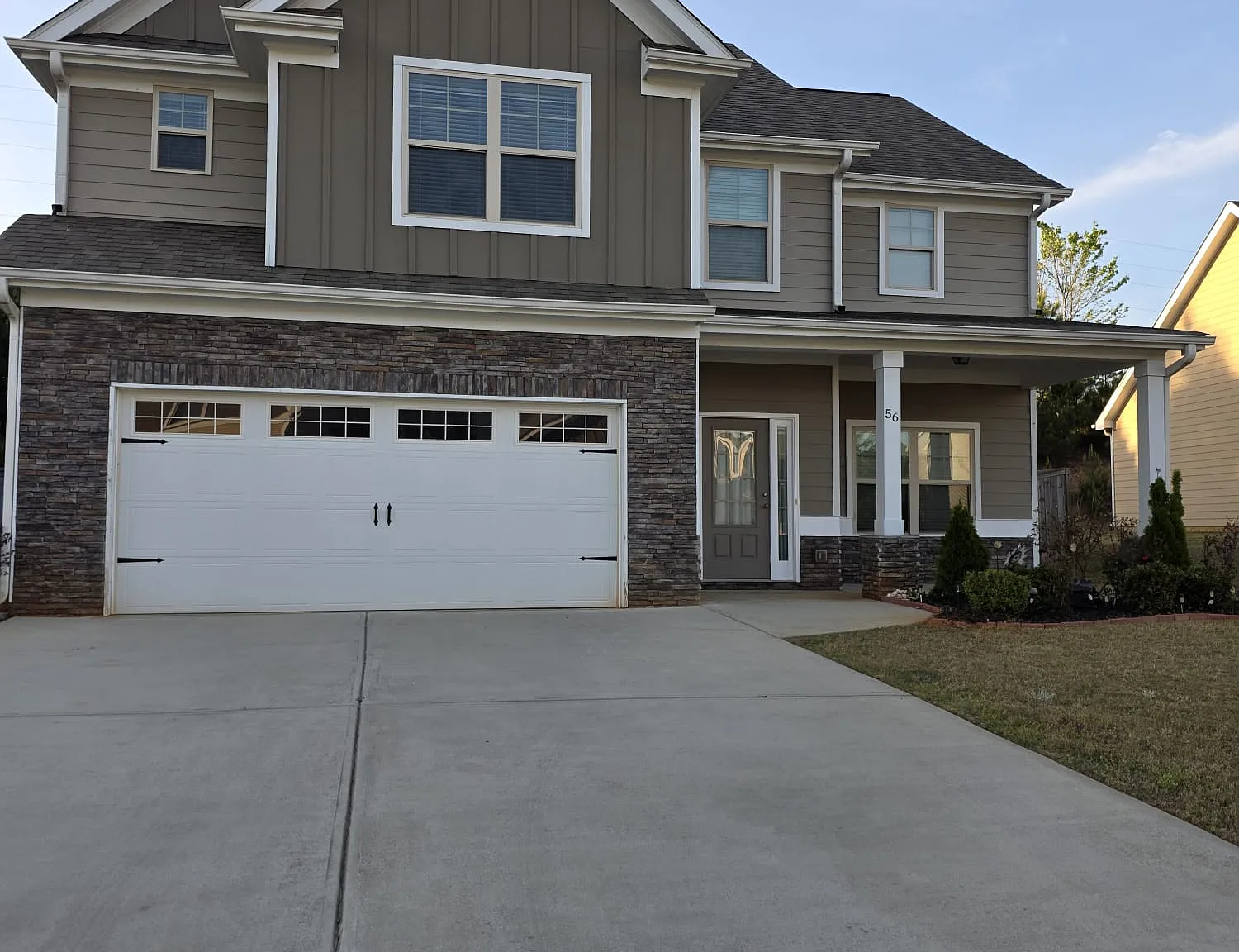 4 bed, 2328 sqft, $2,500 — Photo 2