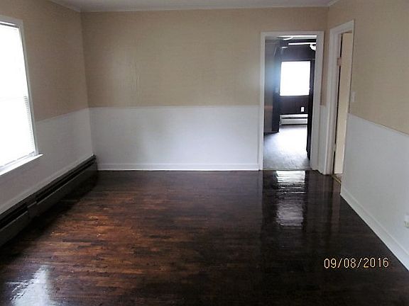 4th image of 1326 Houseman Ave NE