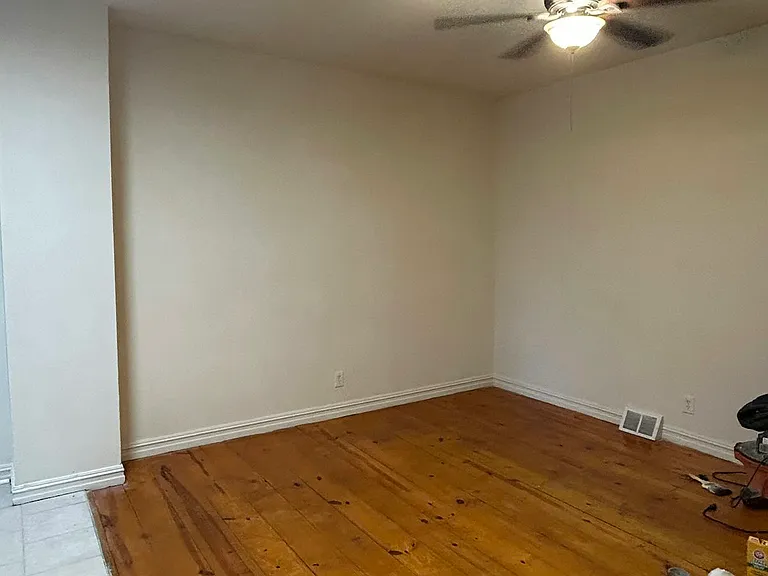 2538 Amber St #1R — Photo 7