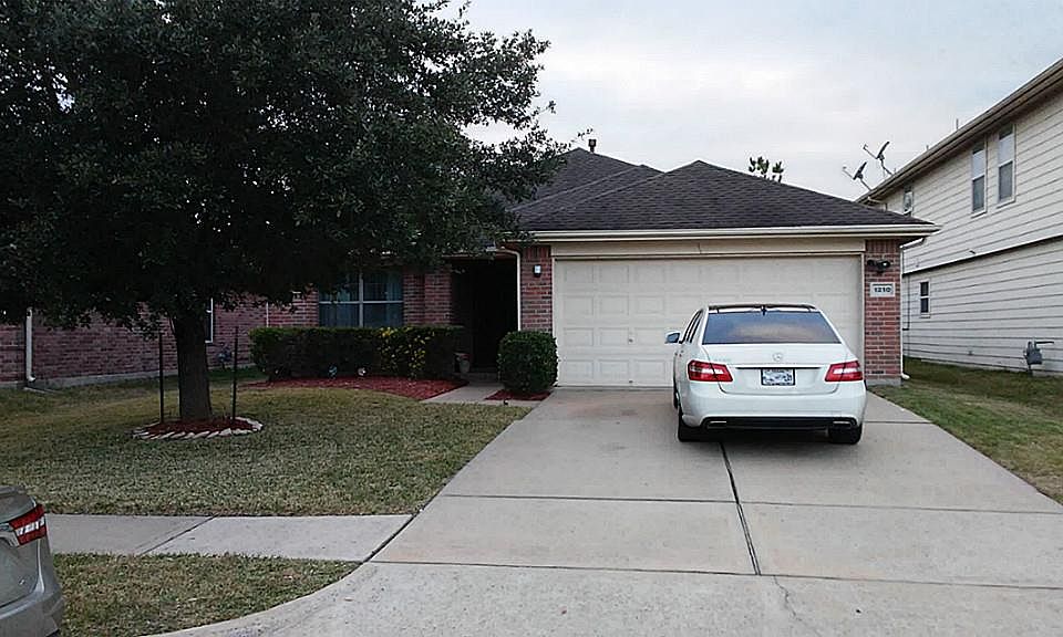 1st image of 1210 Americana Dr