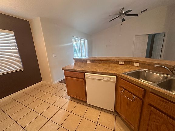 4th image of 133 Marion Oaks Dr