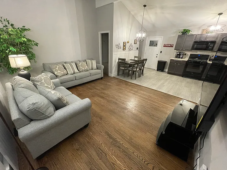 617 Lammert Ct — Photo 13