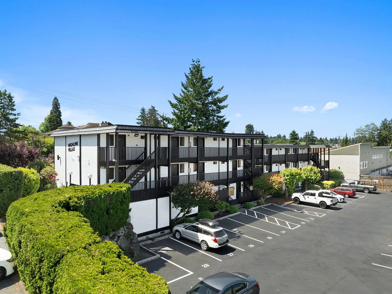 Highline Villas - Renovated 1-Bedroom Apartment | Steps from Downtown Burien — Photo 1