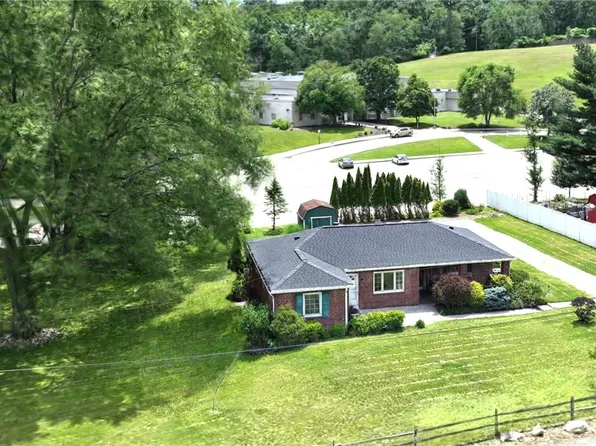 111 Cabin Ln, Pittsburgh, PA 15238