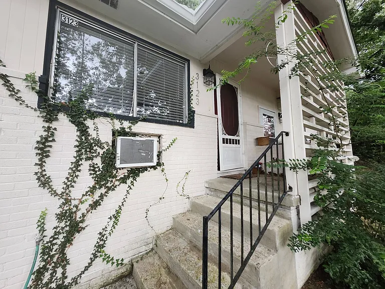 3123 & 3125 Navajo Dr — Photo 2
