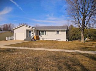 520 4th Ave E, Cresco, IA 52136