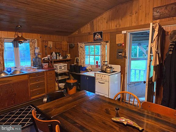 5th image of 45 Cabin Creek Rd