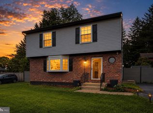 4002 Yorktown Dr, Upper Chichester, PA 19061