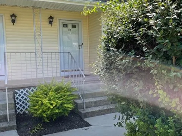 55 Freemont Ct, Somerset, NJ 08873