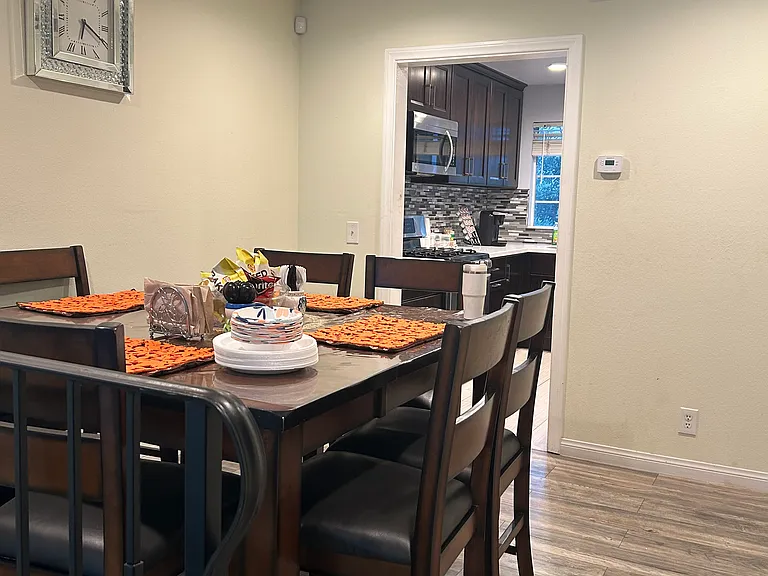 219 S Redwood Ave #6 — Photo 13