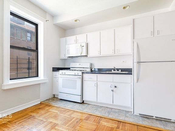 3rd image of 118 Post Ave APT 3c