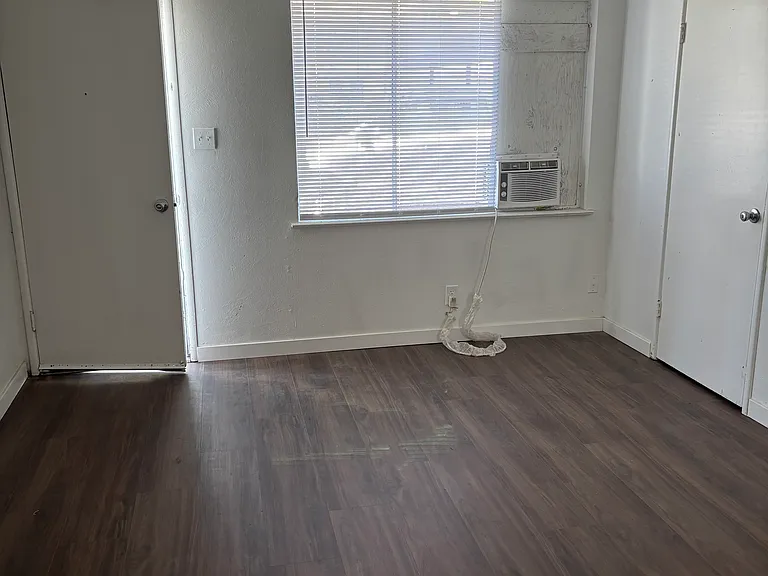 2824 E Hammond Ave #3 — Photo 4