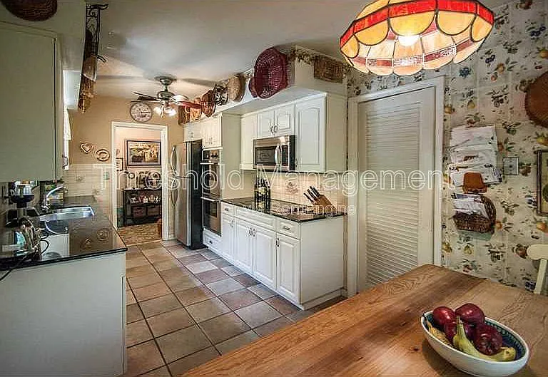 6910 SW 64th Ave — Photo 31