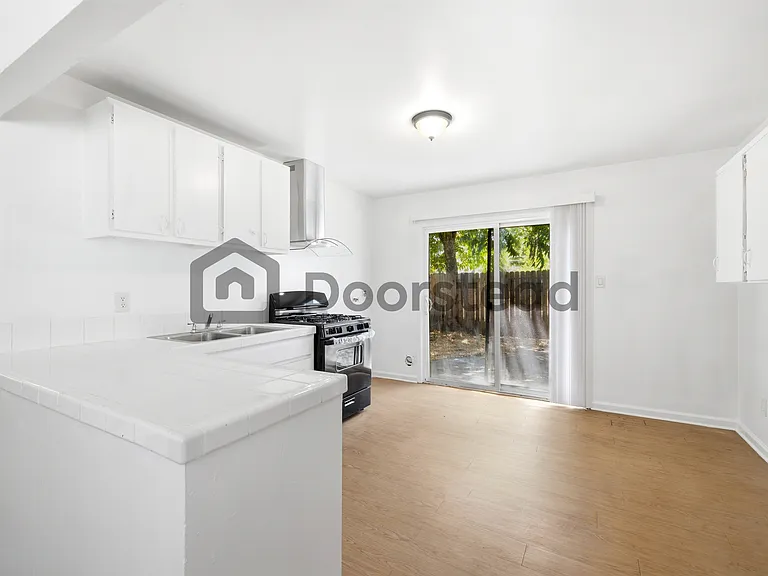 1710 Kenwood St #3 — Photo 8