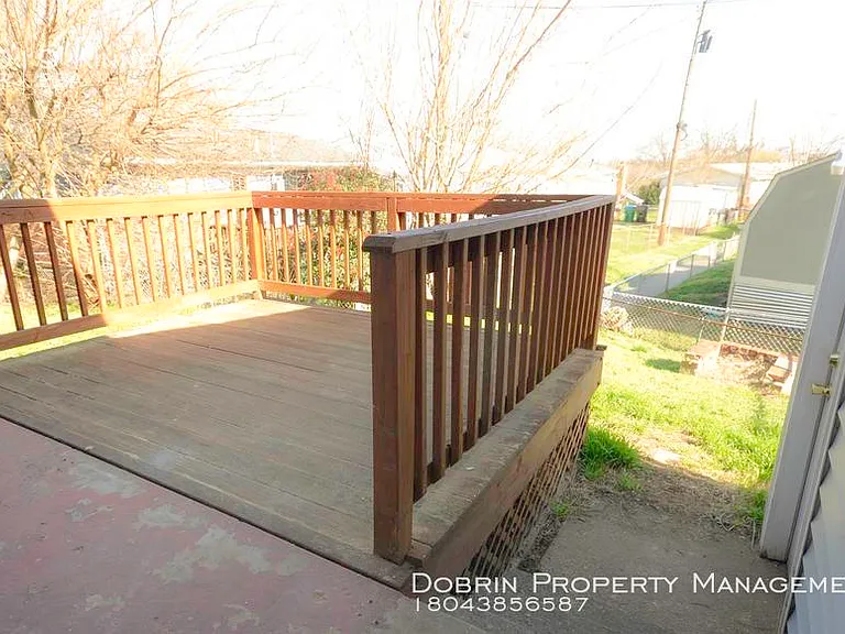 1019 Kinney St — Photo 16