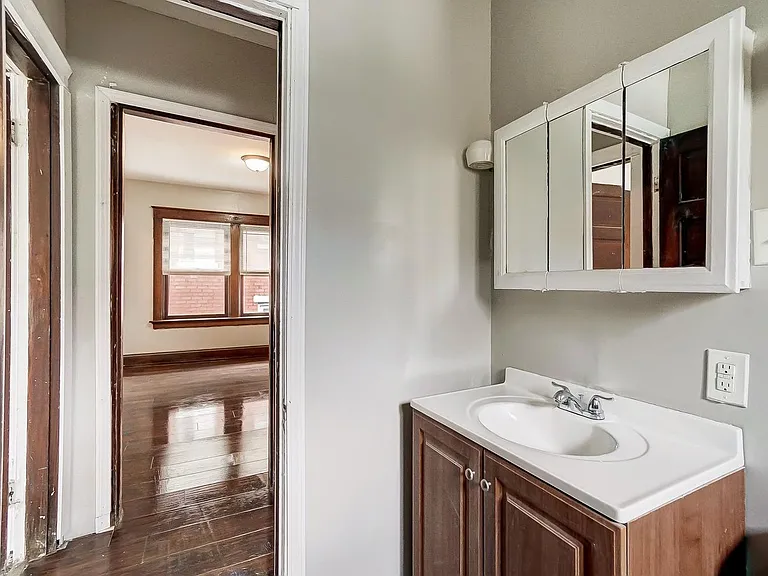 Bathroom sink
