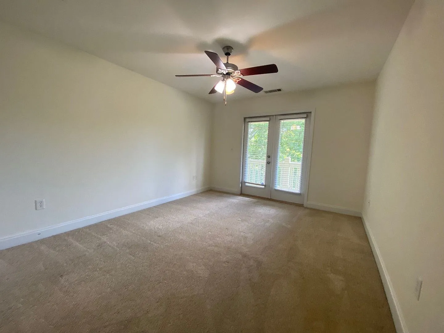 Pre-Leasing For August 5th 2027! — Photo 4