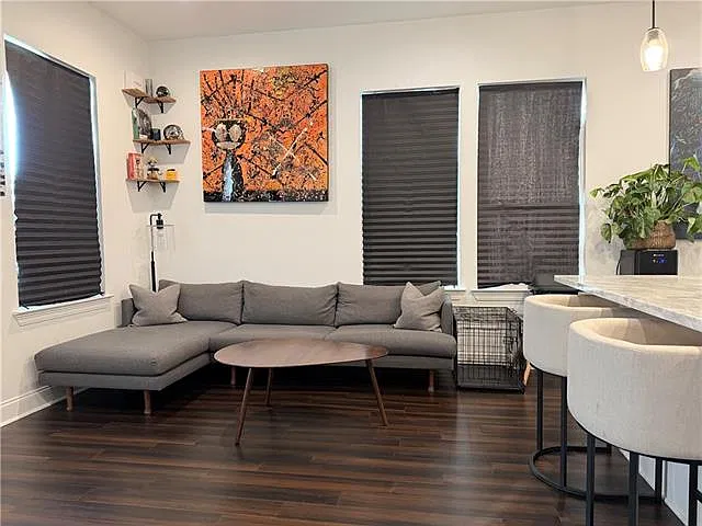 2 bed, 1.0 bath, 960 sqft, $1,595 — Photo 2