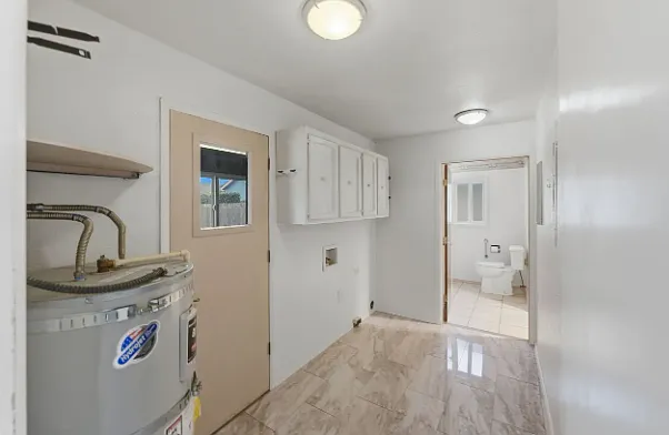 3 bed, 3.0 bath, 1824 sqft, $2,250 — Photo 2