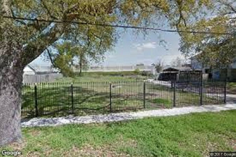 1st image of 5129 Pratt Dr