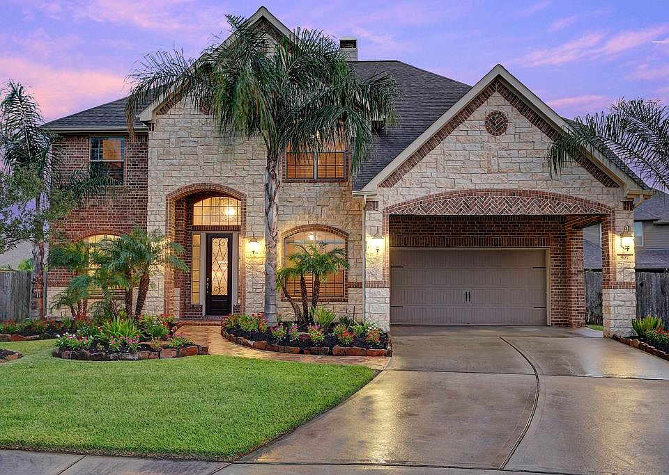 1st image of 907 Cozy Hollow Ct