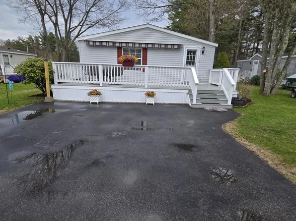 21 Whistle Stop Circle, Wells, ME 04090