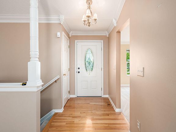 5th image of 226 Winter Hill Pl