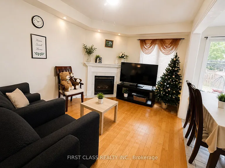 18 Angela Ct #UPPER — Photo 5