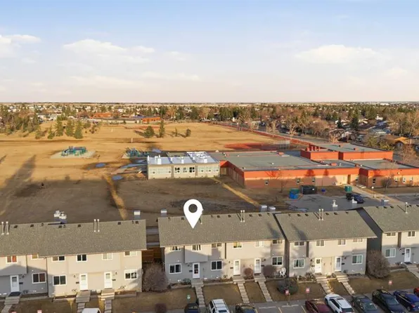 6020 W Temple Rd NE, Calgary, AB T1Y 3A9