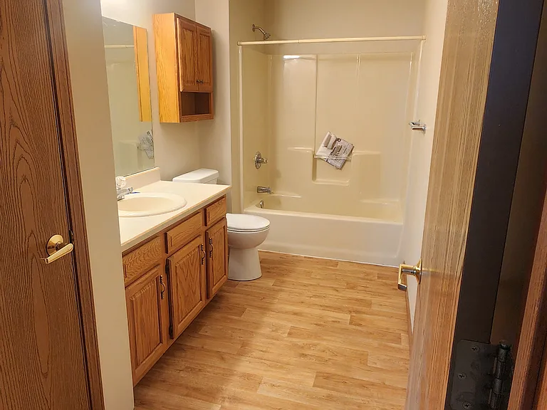 2302 Temple Ct E — Photo 3