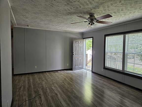 Front door/Living room