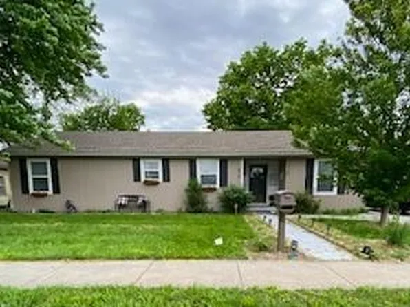 610 S Walnut St, Ottawa, KS 66067