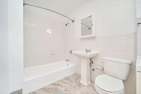 Rented by SERHANT. | media 23