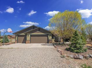 8715 E Neptune Dr, Flagstaff, AZ 86004