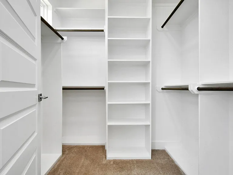 531 Schweikhardt St — Photo 11