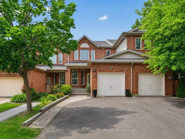 174 Carwood Cir, Ottawa, ON K1K 4V6