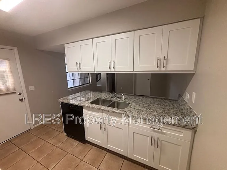 4620 Lighthouse Cir — Photo 9