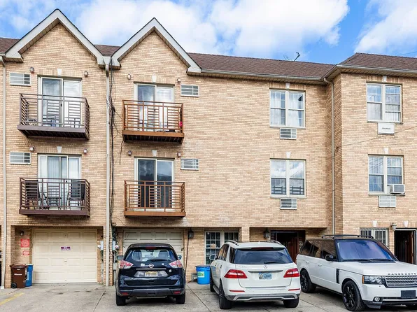 4511 25th Ave APT 1, Astoria, NY 11103