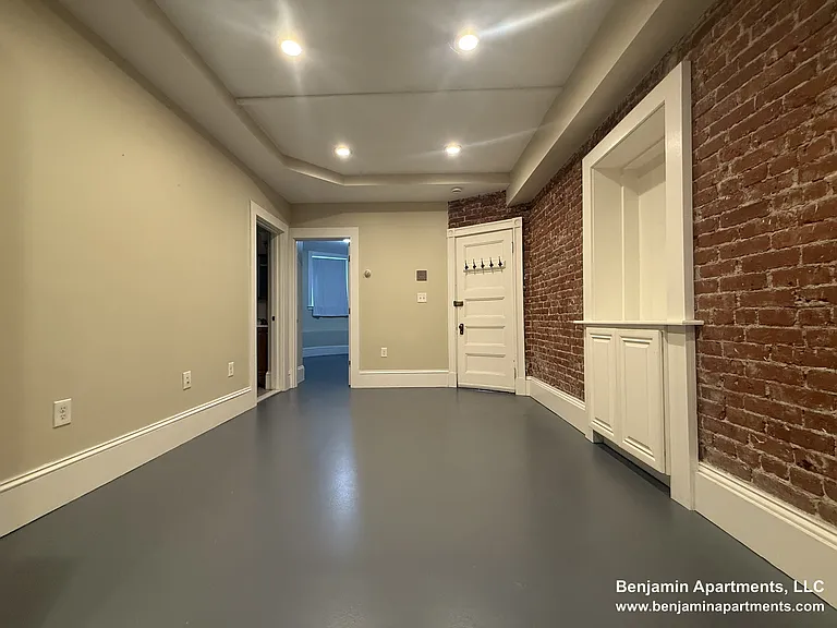 36 High St #2B — Photo 1