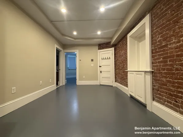 36 High St, Brookline, MA