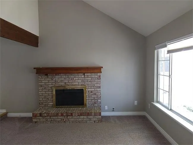 8100 Meadowdale Sq — Photo 3