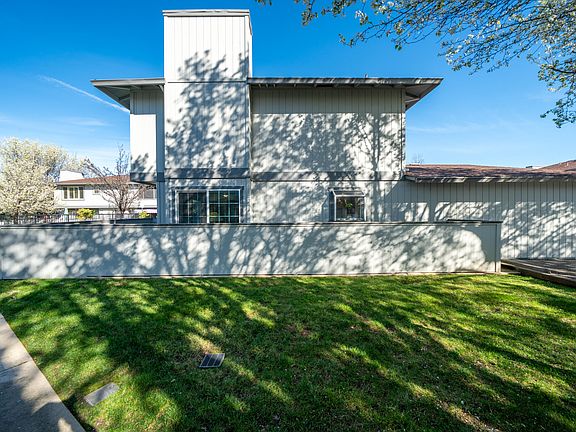 5th image of 200 Ridgetop Dr APT 19