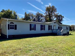 307 Paynetown Rd, Mount Airy, NC 27030