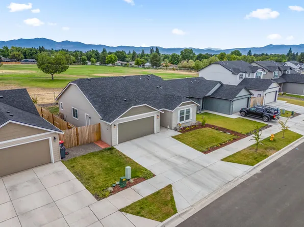 3626 Ford Dr, Medford, OR 97504