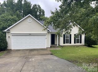 1828 Sugar Hollow Dr, Charlotte, NC 28214