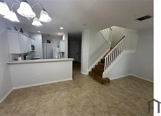 4 bed, 1611 sqft, $2,800 — Photo 2