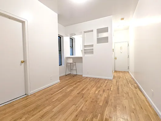 Rented by Manhattan Spaces | media 11