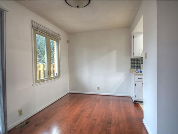 5th image of 1139 Canterbury Ct
