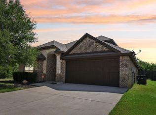 11801 Bellegrove Rd, Burleson, TX 76028