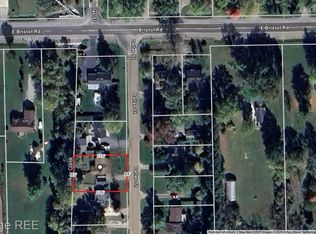 4032 Dallas St, Burton, MI 48519